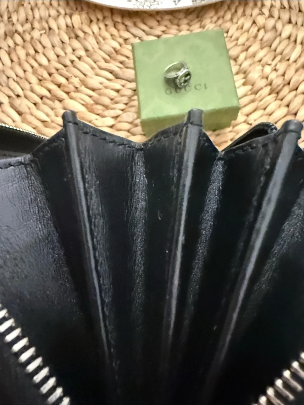 Gucci sterling Silver Ring & Wallet - Picture 11 of 16
